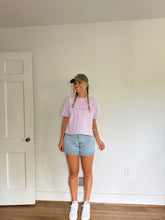 Load image into Gallery viewer, "Easily Distracted by Shells" - Lavendar T-Shirt🐚