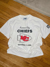 Load image into Gallery viewer, L - Vintage Kansas City Chiefs 1996 T-Shirt
