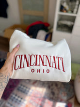 Load image into Gallery viewer, Cincinnati Ohio Crewneck - Maroon
