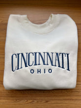 Load image into Gallery viewer, Cincinnati Ohio Crewneck - Navy
