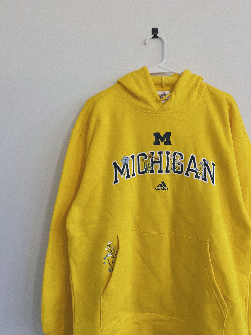 M/L - Vintage Michigan Wolverines Floral Hoodie